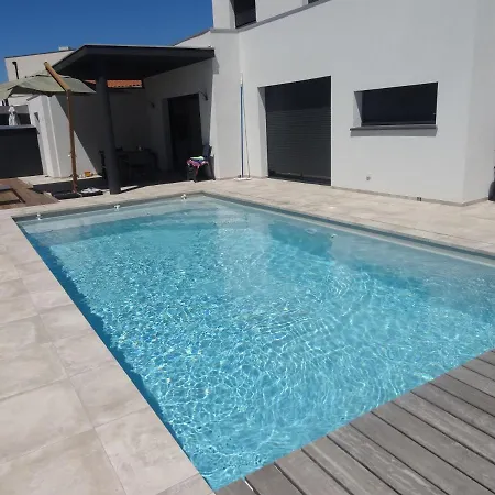 Moderne Dans Quartier Calme Villa