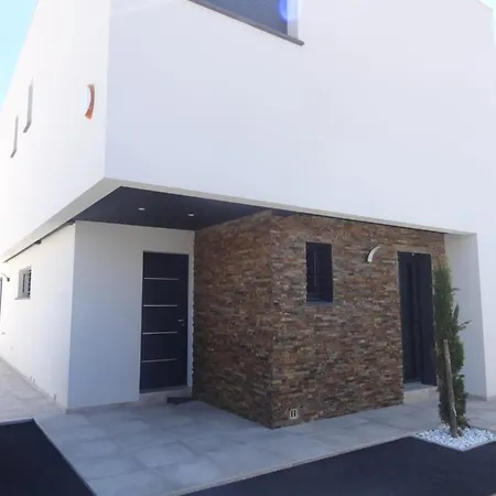 Moderne Dans Quartier Calme Villa *