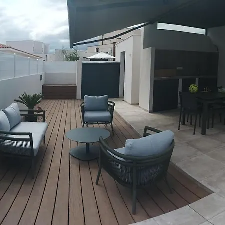 Moderne Dans Quartier Calme Villa