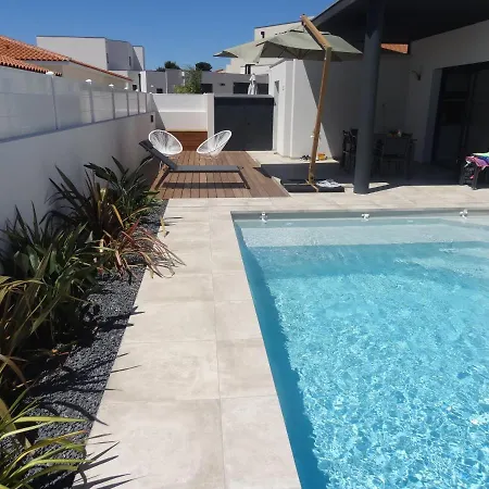 Moderne Dans Quartier Calme